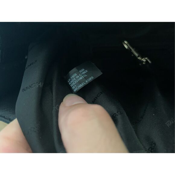 Michael Kors Hamilton East Vest Black Leather Bag - Picture 4 of 5